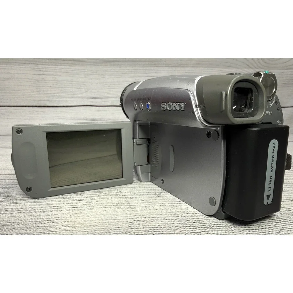 Sony Handycam DCR-HC28 Digital Video Camera Carl‎ Zeiss 20x For Parts or Repair